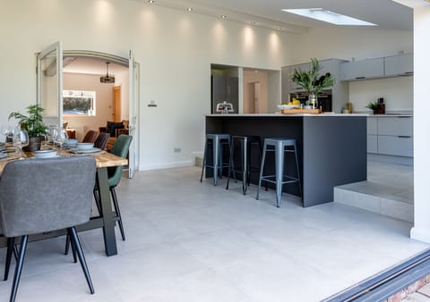 open plan breakfast bar