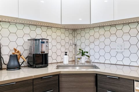 Sip and savor with hot drip coffee and on-demand tea, ready whenever you are!