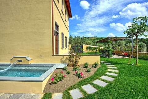 Building Exterior, Garden, Outdoor, Pool, Summer