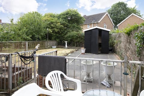 Garden With Patio Where You Can Smoke Cigarettes