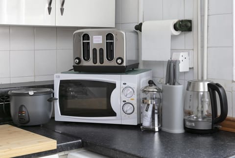 Fully Equipped Kitchen With Dining Area For 6, Fridge, Cooker, Washer, Microwave