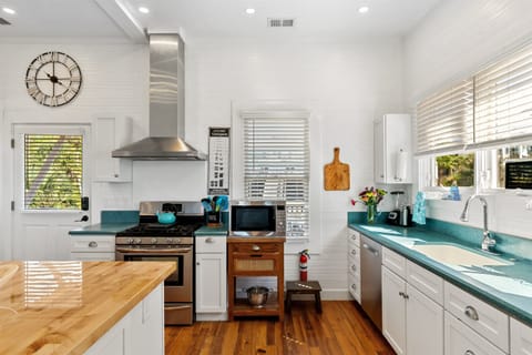 Kitchen at the Pink Retreat