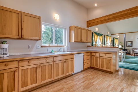 Kitchen with plenty of space for movement