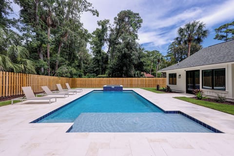 2 Pelican Street - Private Pool Deck Area