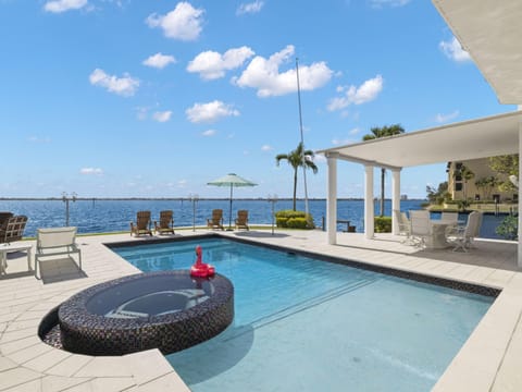 Welcome to Dolce Vita Villa!