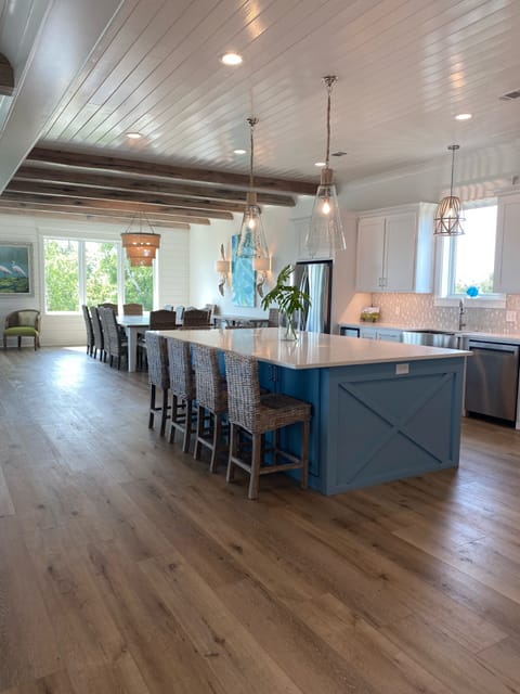 Kitchen & Dining Area