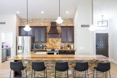 Fully stocked chef's kitchen w/everything you need for family meals