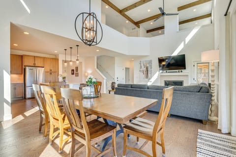 Dining Area | 1st Floor | Free WiFi