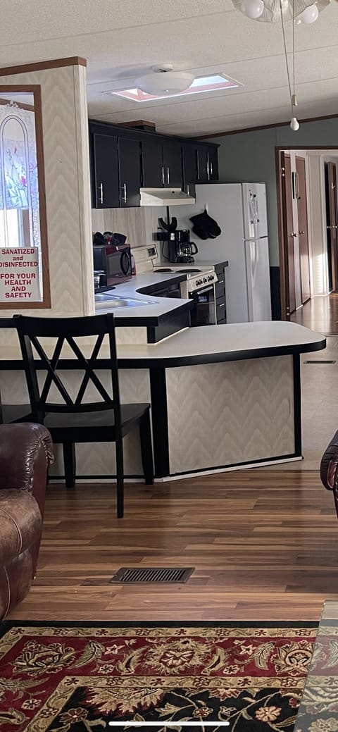 Bar area for seating 2