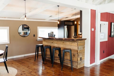 Island seating for 4