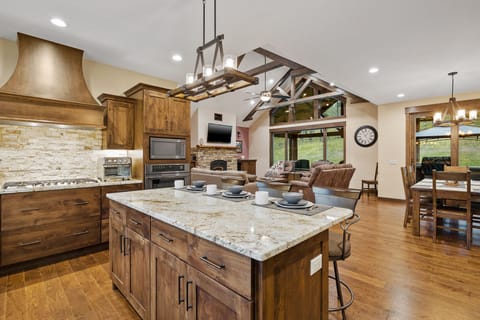 Island Seating and Cooking Making Space