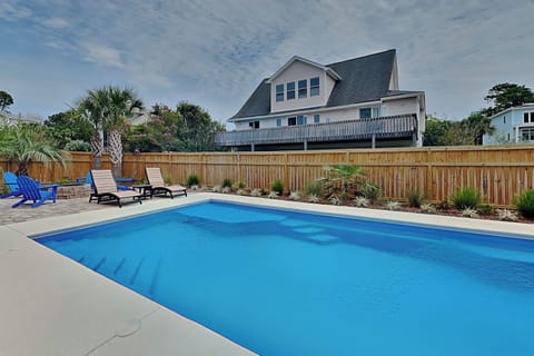 Shore Beats Work - Private Pool & Ocean Views on Tybee!