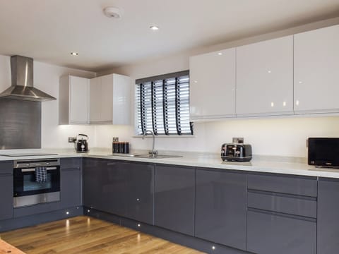 Kitchen | Highfield Bungalow, Twyn