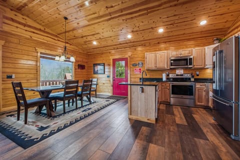 mainlevel-kitchendiningroom-_kjh8698