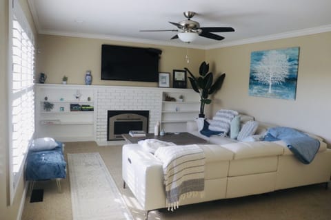 Living Room / Lounge