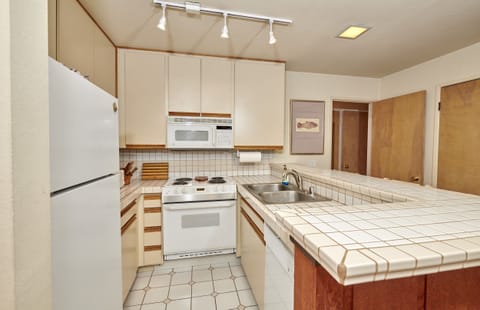 Room, Indoors, Kitchen, Oven, Flooring