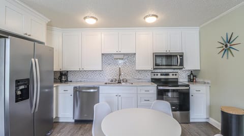 Fully equipped kitchen. Perfect for cooking.