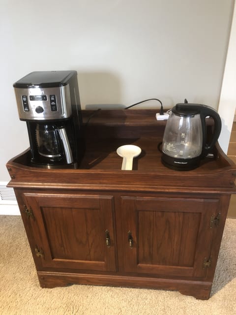 Cuisinart coffee percolator, Hamilton Beach kettle 