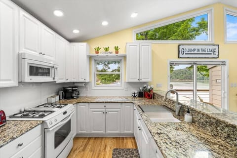 Enjoy a lake view while cooking and even while washing dishes!