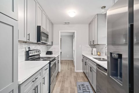 D2aa4b6f 6d3b 41e7 9db8 0240305801d7