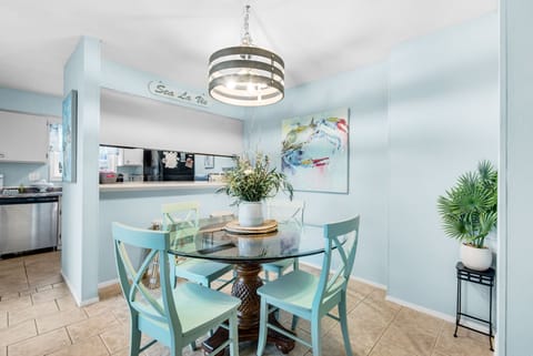 Dining table seating