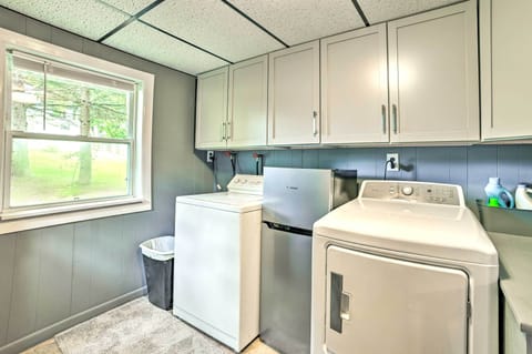 Laundry Area | Detergent Provided