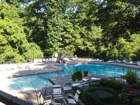 S BASDEN CLUBHOUSE POOL