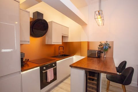 Modern fully stocked kitchen so you can cook up a storm