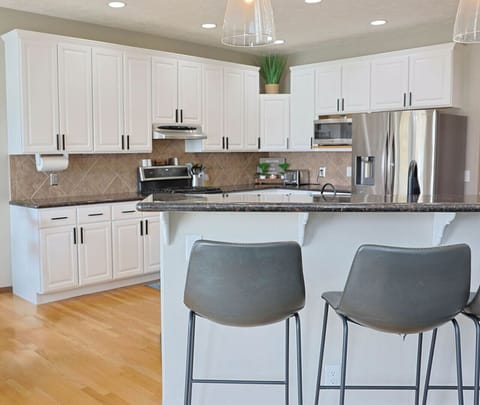 Main Level - Huge Kitchen, Seating for 7