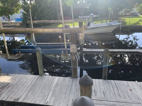 Boat lift not avail but boat can be tied up to pier. 