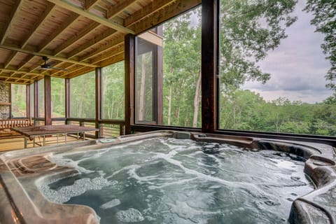 Indoor spa tub