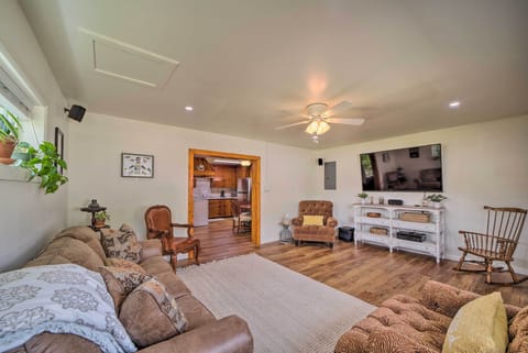 Living Room | Sleeper Sofa | Free WiFi | Smart TV | 5.1 Surround Sound