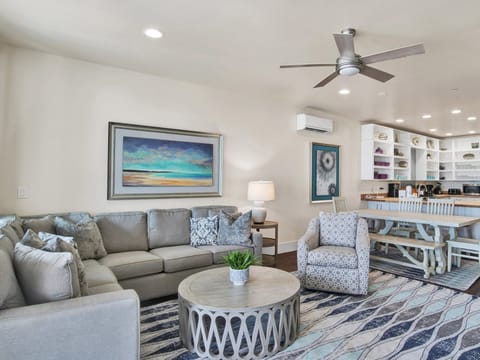 Caribe East B - Living Room