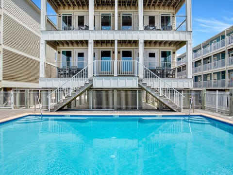 Welcome to Caribe East C (B on left, A on right)