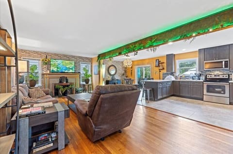 862a737f 7e33 4c4e 84a1 c94301a5fa19