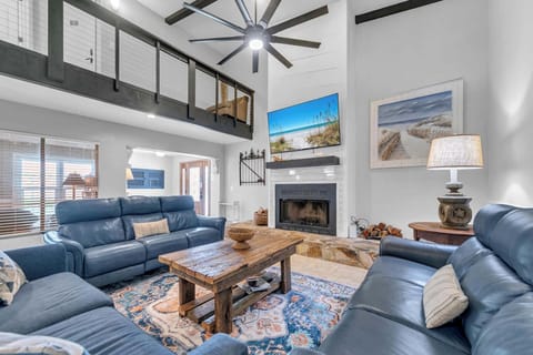 Living room with gorgeous high ceillings