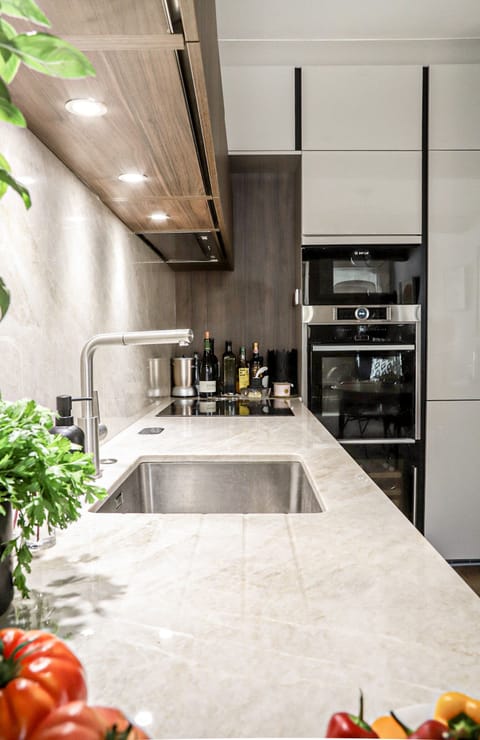 Countertop lighting and induction hob - perfect for the enthusiastic home cook