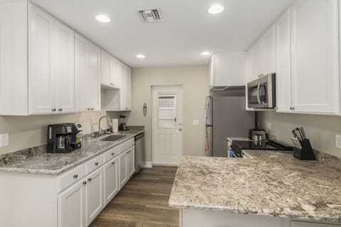 Lots of storage and cooking space!!