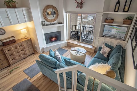 Elkhorn Village Way, a 1 bed, 1 bath loft condo in Sun Valley