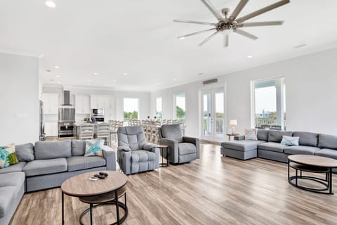 Just Piddling is 6 bedrooms, 6.5 bathrooms and is pet-friendly!