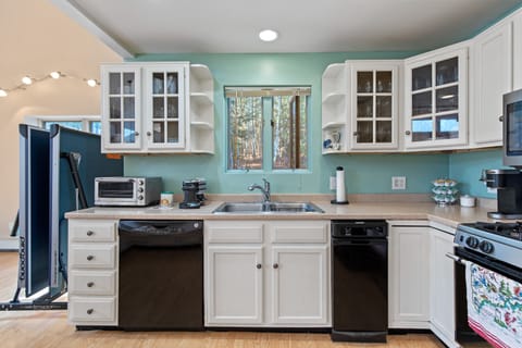 Fully Stocked Kitchen with Gas Stove, Microwave and Dishwasher