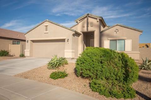 Front view 2018 home on a cul-de-sac
