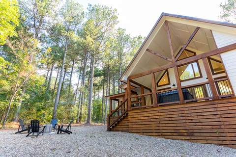 Welcome to Needle + Pine! A beautiful custom 1 bedroom cabin nestled in the pines of the Ouachita National Forest.