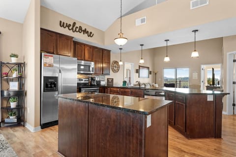 Fully equipped kitchen