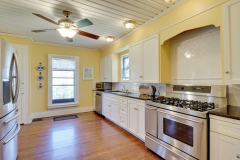 Kitchen | Fully Equipped