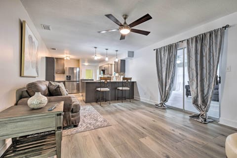 Living Room 2 | Smart TV