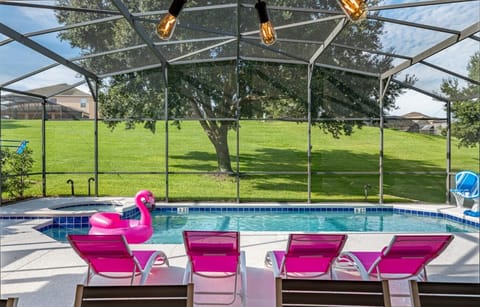 Heat-included Pool and Spa