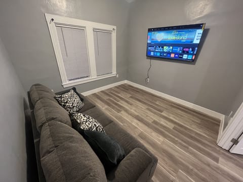 Bedroom 3 Queen size memory foam pull out couch