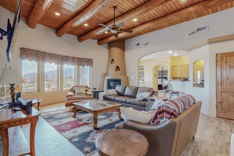 Living room: Enjoy the mountain view from the living room