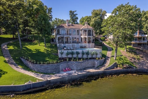 LAKEOZARKVACATION.COM